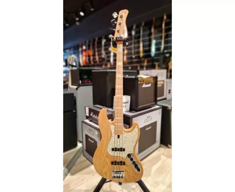 SIRE  - MARCUS MILLER V7 SWAMP ASH + HOUSSE + SANGLE+STAND image 1