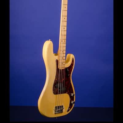Fender Precision Bass (Maple Cap) 1968 See-thru blond image 23