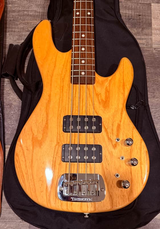 G&L L-2000