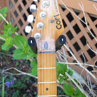 cort electric guitar strat style sunburst image 2