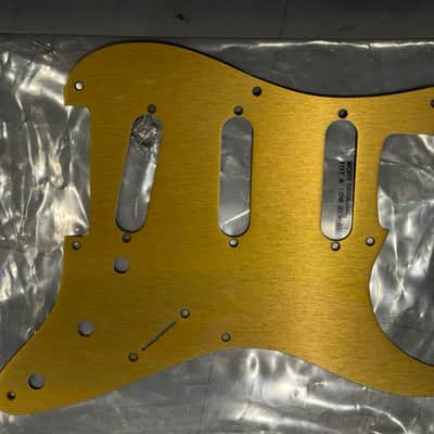 Fender 8-Hole '50s Vintage-Style Gold Anodized Strat Pickguard image 1
