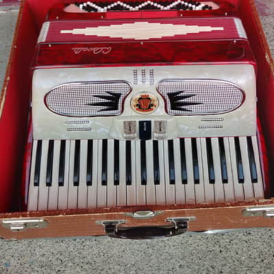 Rare Vintage G. Cavalli 80s-90s - 41 Treble Key 120 Bass Key - Cherry Red - Mint Condition image 6