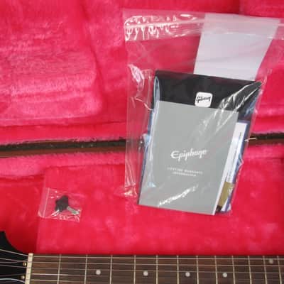 Epiphone '58 Korina Flying V Left-Handed 2023 - Aged Natural (White Pickguard) image 10