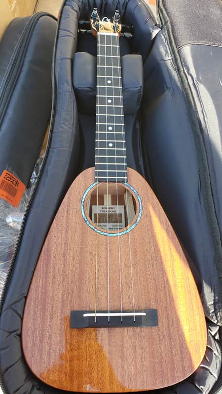 Romero Creations Tiny Tenor Ukulele in Mahogany - Gloss