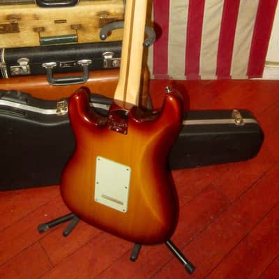 2007 Fender American Deluxe Stratocaster Sunburst image 6