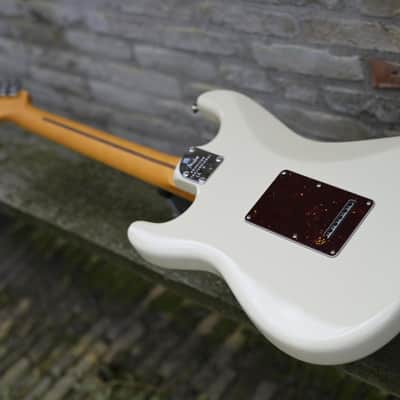 Fender American Professional II Stratocaster HSS - Olympic White image 8
