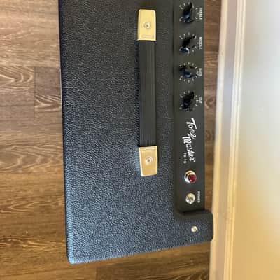 Fender Tone Master FR-10 1000-Watt 1x10" Active Guitar Speaker Cabinet with Cover image 5