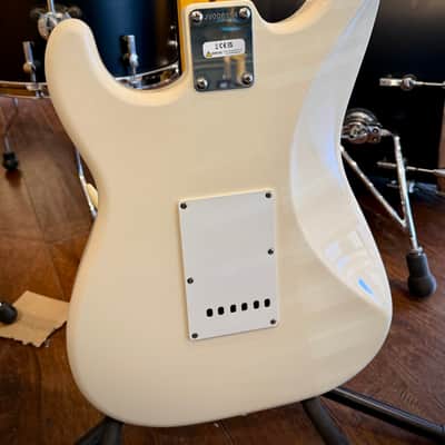 Fender JV Modified '60s Stratocaster MIJ 2022 - Olympic White w/ Tweed HSC image 7