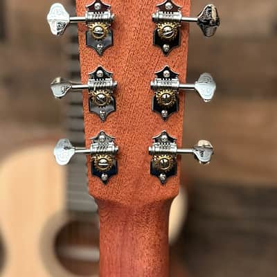 Larrivee OM-Simple 6 Burst Acoustic Guitar with Hard Case image 11