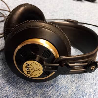 AKG  K240 Headphones image 3