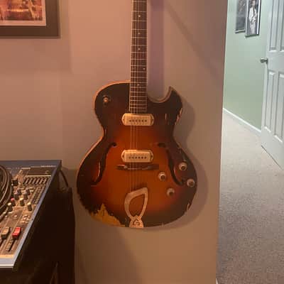 Guild Slim Jim T-100D 1959 - Sunburst image 2