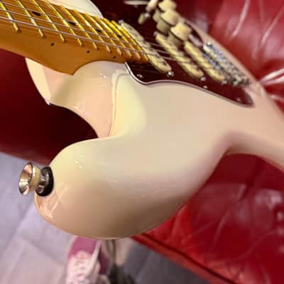 Fender American Professional II Stratocaster with Maple Fretboard 2020 - Present - Olympic White image 8