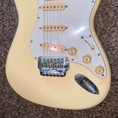 Vintage 1986 Fender Contemporary  Series Stratocaster electric guitar made in japan image 9