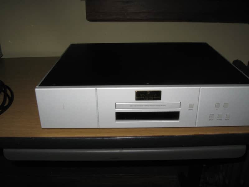 Goldmund Eidos 18D Multichannel Universal SACD player Super Rare Silver image 1