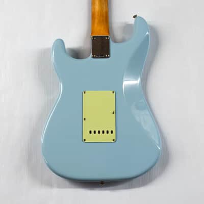 Fender Limited Edition Vintera II Road Worn '60s Stratocaster - Sonic Blue image 9