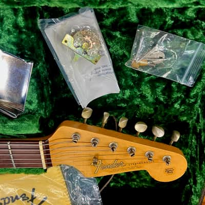 Fender 1964 Stratocaster Master Design Masterbuilt Greg Fessler 2006 - Gold Sparkle image 18