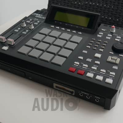 Akai MPC 2500 // Serviced // JJOSXL // 128MB // Black image 2