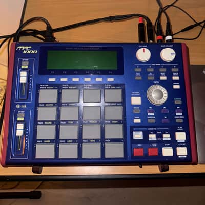 Akai MPC1000 Music Production Center 2004 - 2013 - Blue image 4
