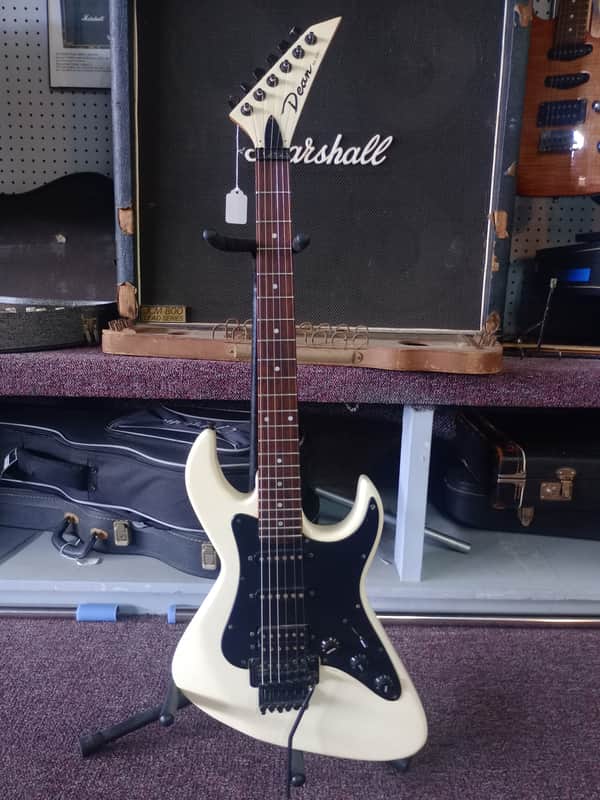 Dean Bel Aire 1988 White/Black W/Gig bag *** FREE SHIPPING *** image 1