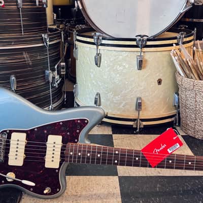 Fender Jazzmaster Vintera 60s w/gig bag  - Ice Blue Metallic image 5