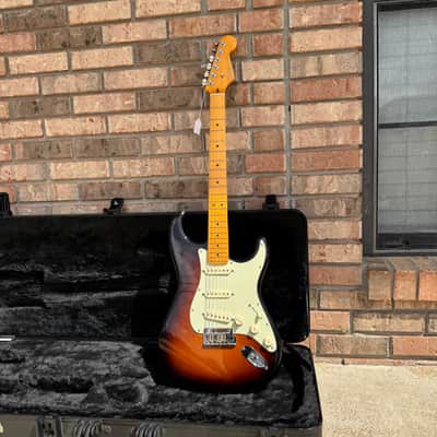 Fender American Deluxe Stratocaster 2014 - Sunburst image 3
