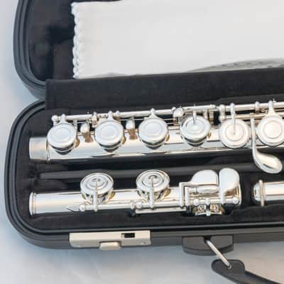 Yamaha YFL-200AD II Advantage Flute *Cleaned & Serviced *Ready to play image 3