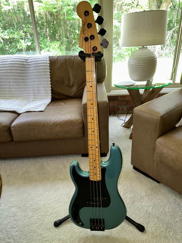 Fender Player Precision Bass with Maple Fretboard 2018 - 2024 - Tidepool image 1