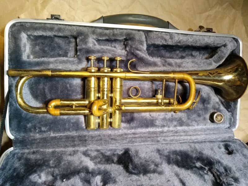 LaMonte Superior trumpet, USA, w/ Case/MP, Good playing condition with wear/dent image 1