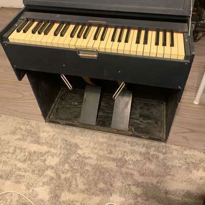 A. L. White Manufacturing Company Folding Portable Organ 1904 image 1