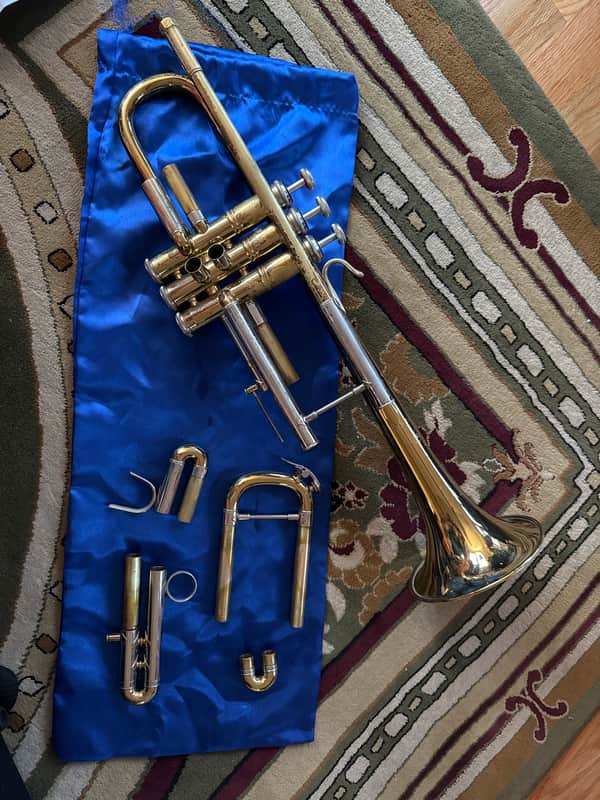 Great Playing Pre-Owned Bach 37 Stradivarius Trumpet in Lacquer from the 80's! image 1
