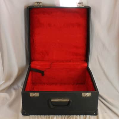 Black Italian Hard Case for Accordion 16.25" x 16" x 8.75" (41.25cm x 40.50cm x 22.25cm) image 2