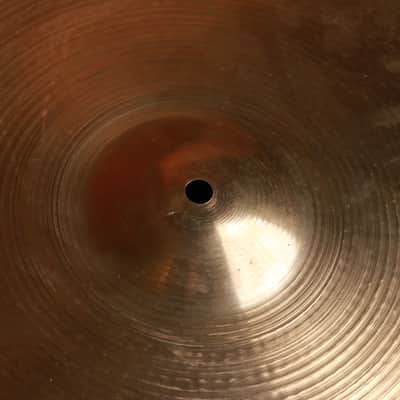 1970s Zildjian Avedis 16" Crash Cymbal (960g) image 4