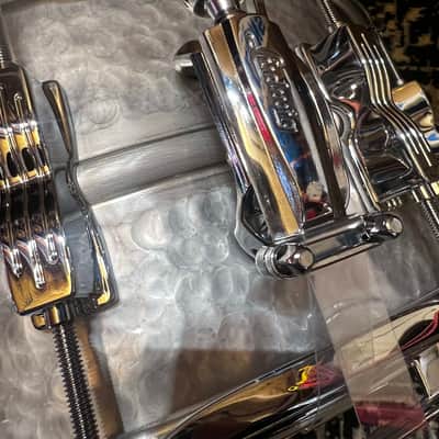 Ludwig LM405K Acrolite Hammered 6.5x14" 10-Lug Aluminum Snare Drum - Hammered Aluminum image 3