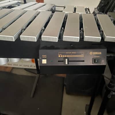 Yamaha Intermediate Vibraphone, 3 Octave, Graduated Silver Bars, w/Motor & Cover image 3