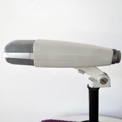 Sennheiser MD 421-2 Cardioid Dynamic Microphone with script logo Bild 3