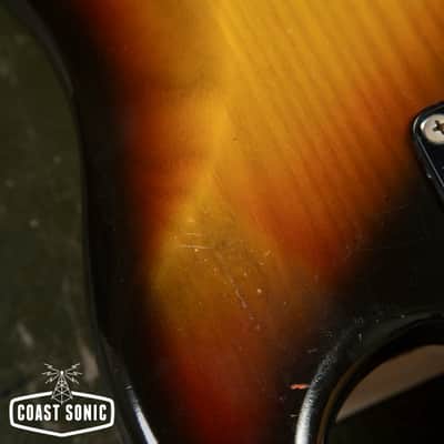 1977 Fender Mustang Bass, made in USA, sunburst, with original hard case image 16