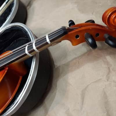 Suzuki model 101RR size 1/4 violin, Japan 1988, with case & bow, Very Good Cond image 9