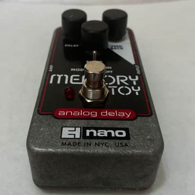 Electro-Harmonix Memory Toy Analog Echo / Chorus 2009 - Present - Black / White / Red image 2