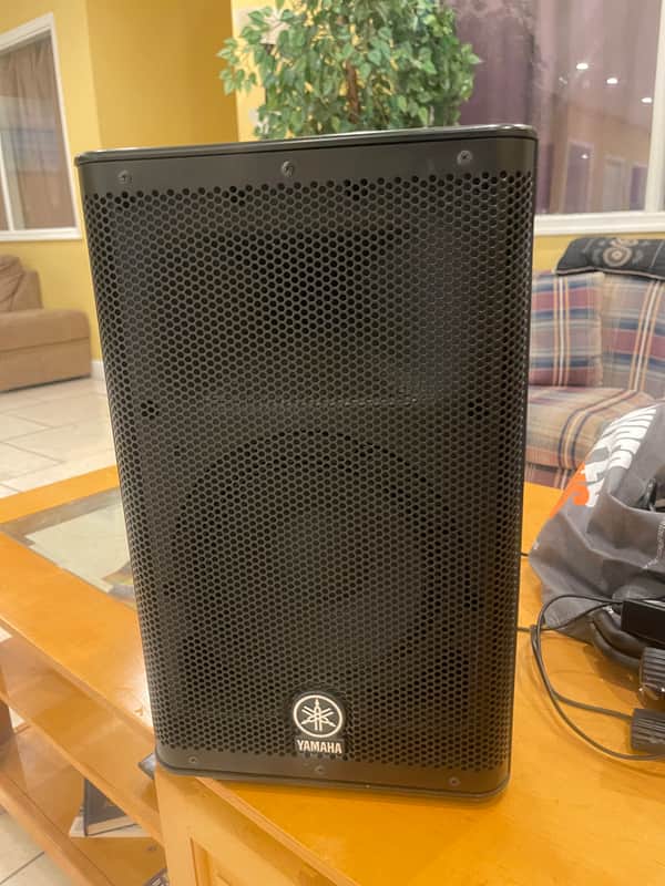 Yamaha DXR8 mkII 2-Way 1100-Watt 8" Active Loudspeaker 2019 - Present - Black image 1
