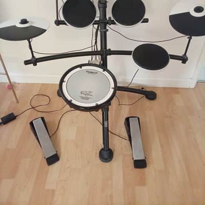 Roland TD-1 with mesh head snare