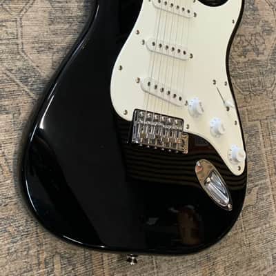Fender Squier Stratocaster Affinity - Black image 1