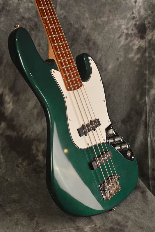 Squier by Fender Standard Jazz Bass Green Metallic w Deluxe Gigbag