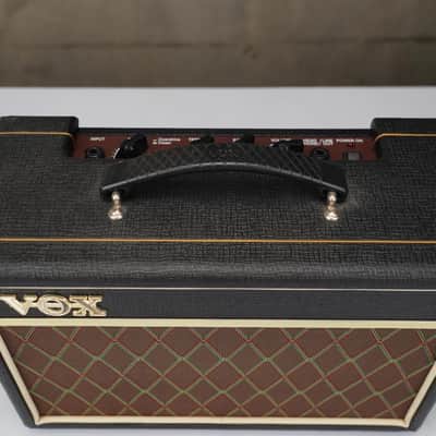 Vox V9106 Pathfinder 10 Guitar Combo Amp #59013 image 5