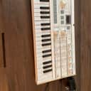 Korg microKORG-S 37-Key Synthesizer/Vocoder 2002 - 2019 - White