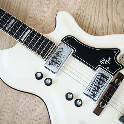 1965 Supro Martinique Val-Trol Resoglass Vintage Electric Guitar White, Valco image 8