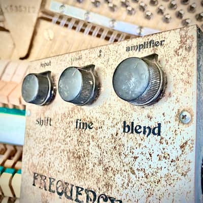 Electro-Harmonix Frequency Analyzer image 1