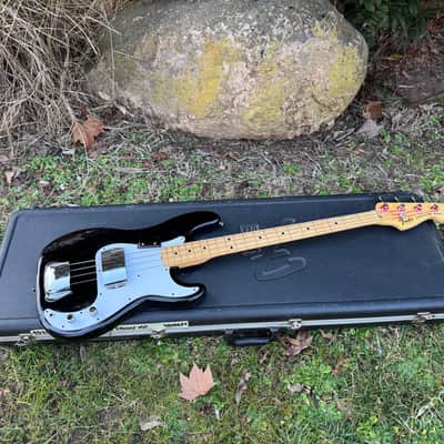 1979 Fender International Series Precision Bass - Cathay Ebony - Maple Fretboard - OHSC image 20