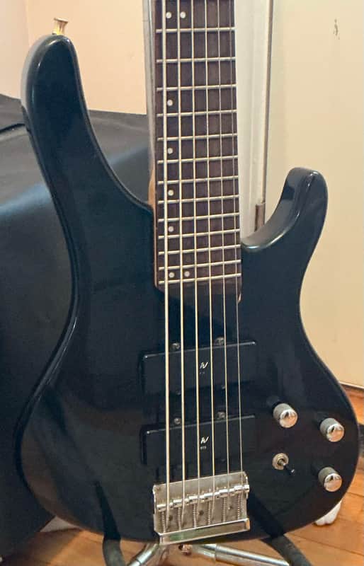 Washburn XB-600 Black 6 String Electric Bass image 1