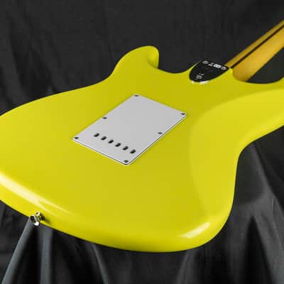 Fender MIJ Limited International Color Stratocaster 2022 - Monaco Yellow image 10