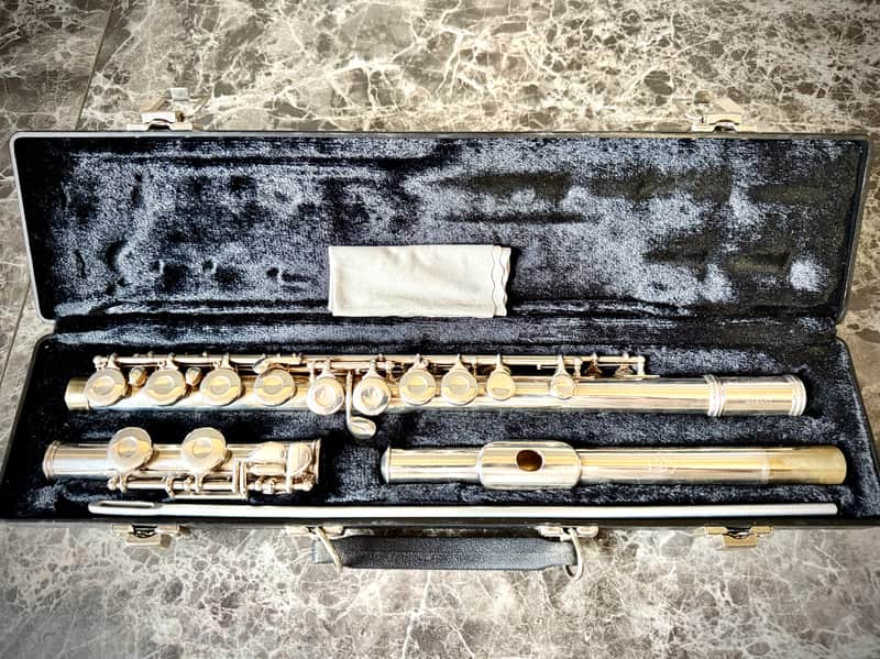 Gemeinhardt 2SP Straght-Headjoint Flute with Offset G 2010s - Silver-Plated image 1